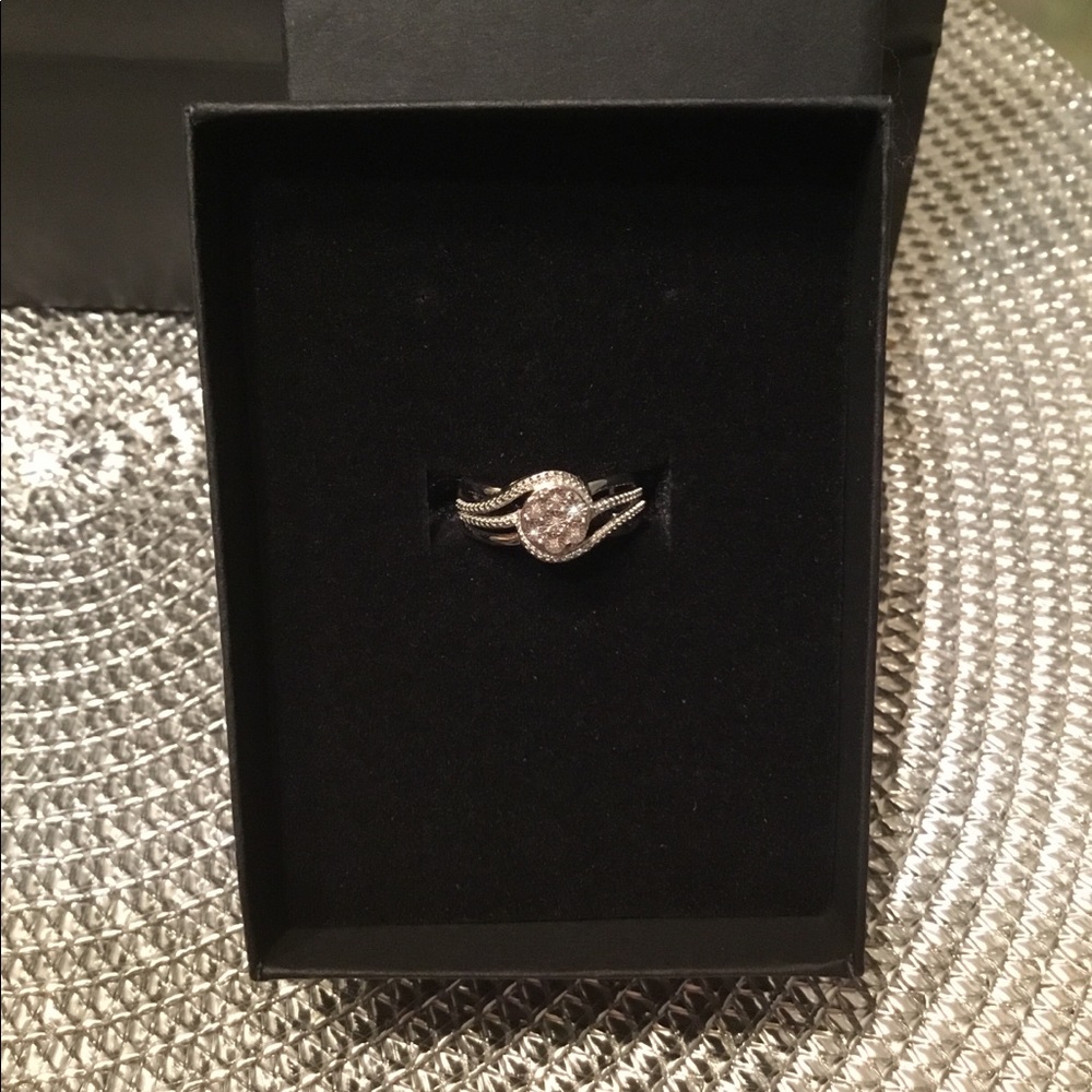 Kay Jewelers Diamond Accent Cluster Ring - Picture 5 of 7